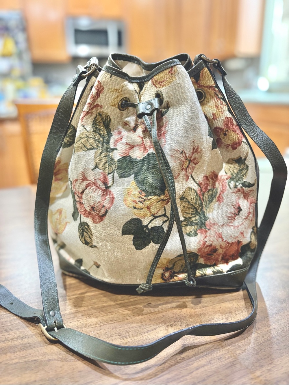 Vintage Floral Canvas Drawstring Shoulder Bag - Green Trim